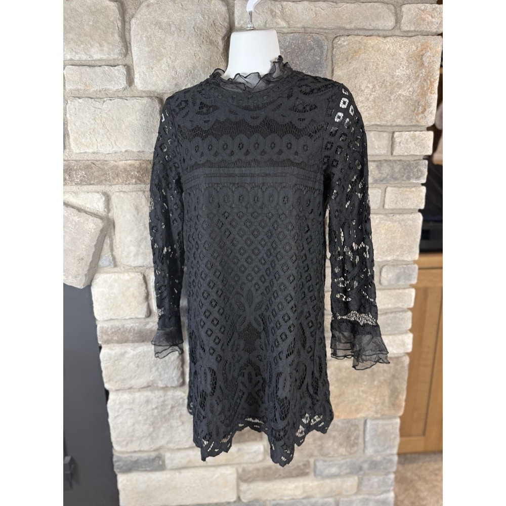 Lulu's Black Far Wanderings Bell Sleeve Mini Shift Dress Size Small Women's